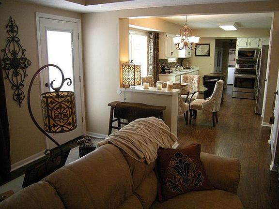 5th image of 6864 Oak Manor Dr