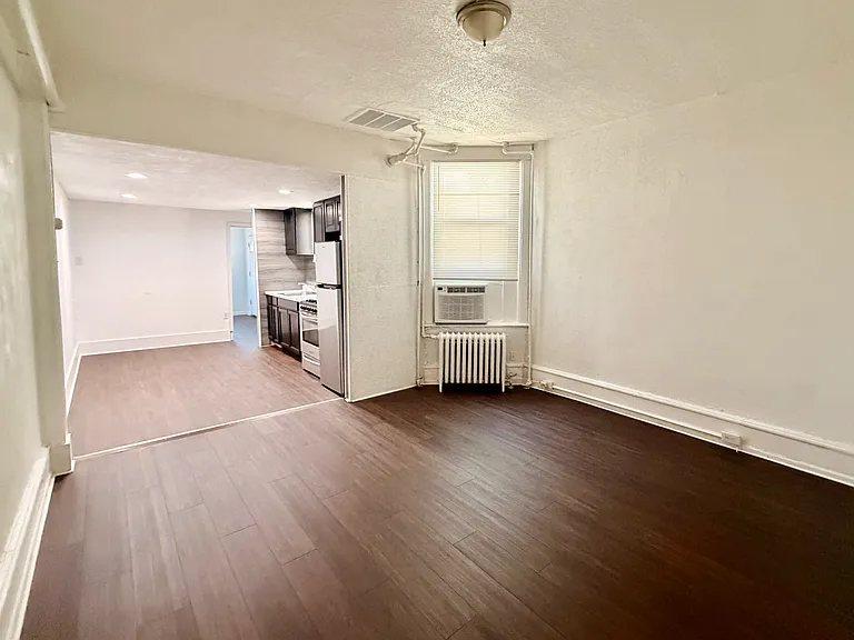 715 Green St — Photo 3