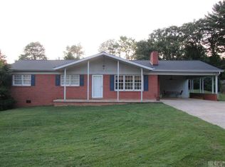 1014 Garden St SE, Lenoir, NC 28645