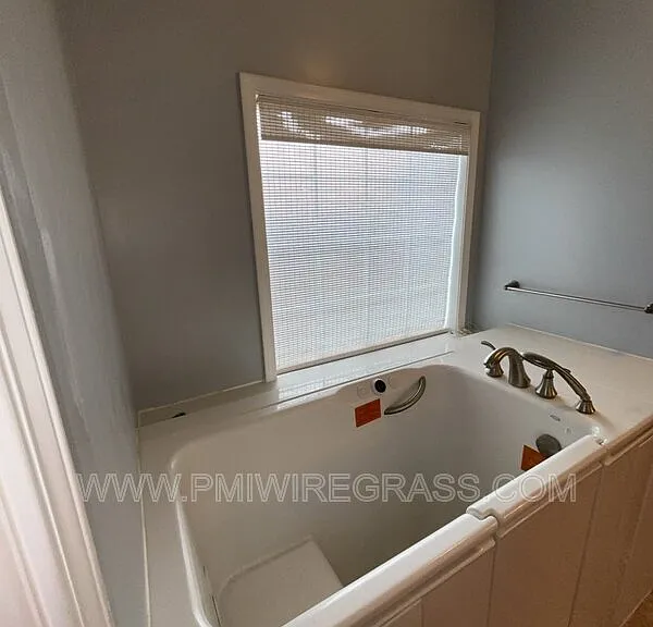 249 Windsor Garden Dr — Photo 44