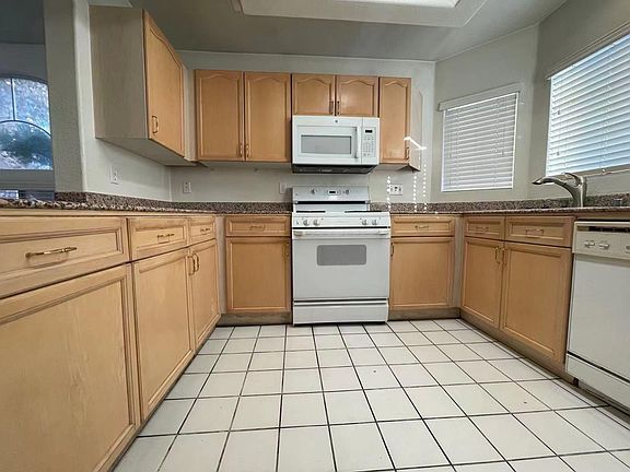 4th image of 3224 Cheltenham St