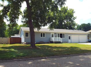 501 Poplar Dr, Sibley, IA 51249