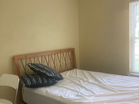 3rd image of 631 Dorene Pl