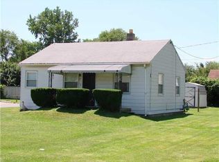 317 Farnstead Dr, Northwood, OH 43619