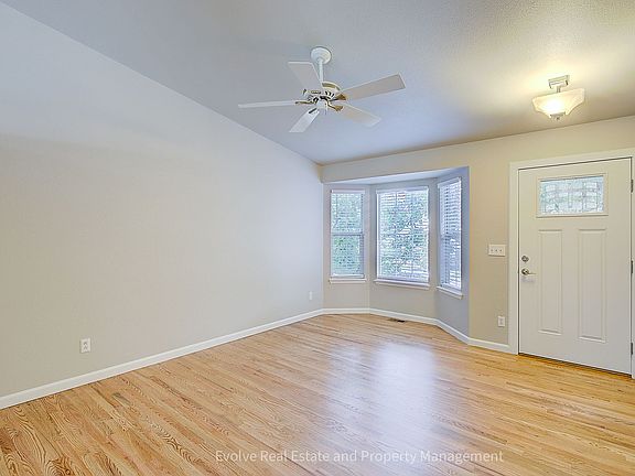 4th image of 9641 Cove Creek Dr