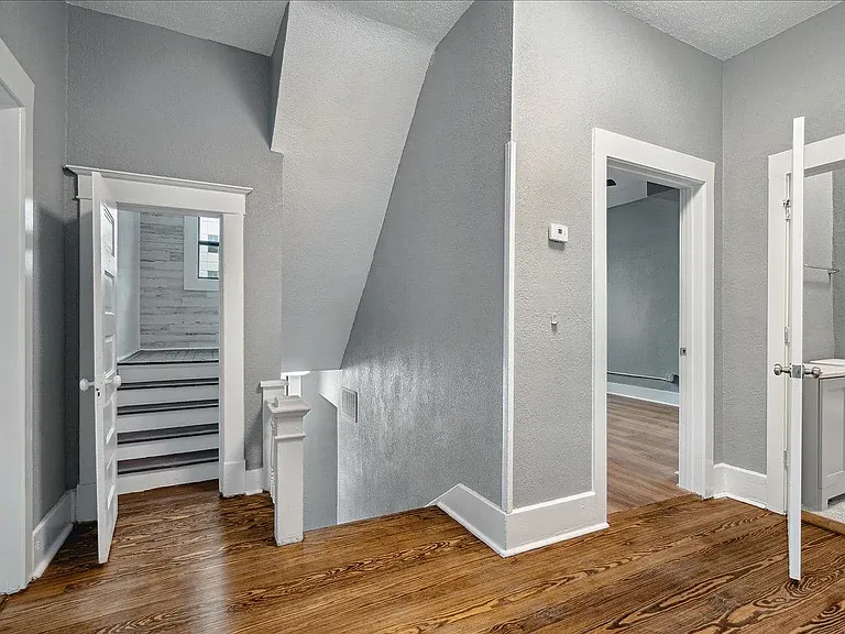 156 N Tucker St — Photo 11
