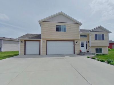 606 25th St SE, Mandan, ND, 58554
