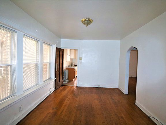 4th image of 10642 S Avenue C #1REAR
