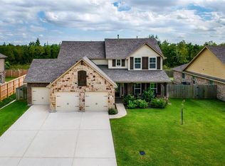 12110 Eagle Ridge Dr, Mont Belvieu, TX 77535