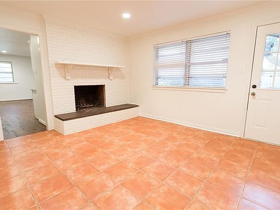 3rd image of 4005 Highgrove Dr