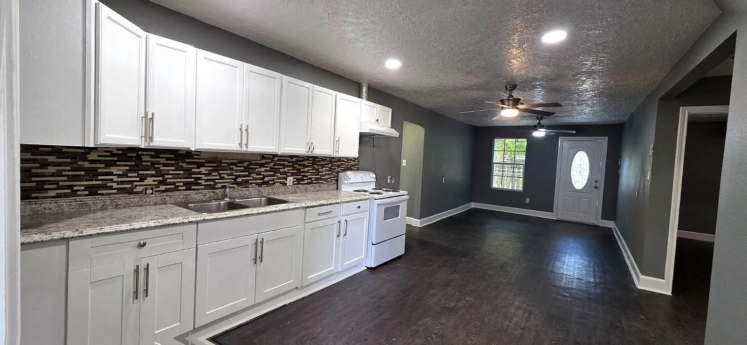 3 bed, 2.5 bath, 1168 sqft, $1,650 — Photo 4
