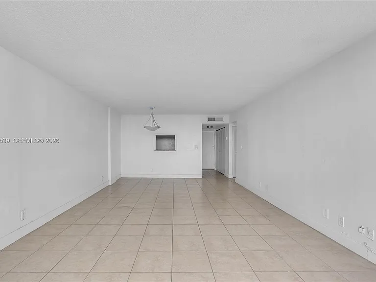 9143 SW 77th Ave #B710 — Photo 5
