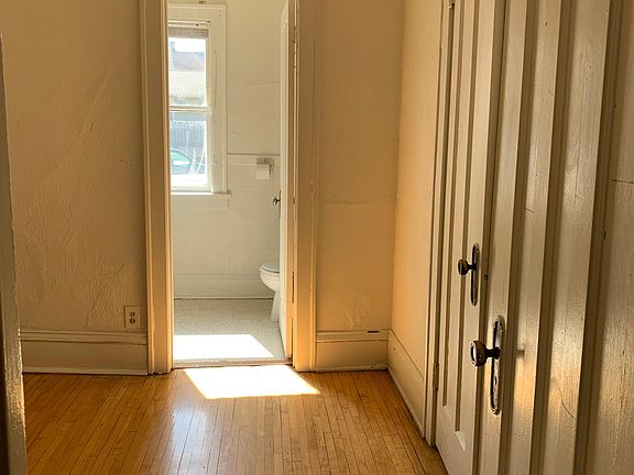 5th image of 35 Lexington Pkwy S #24