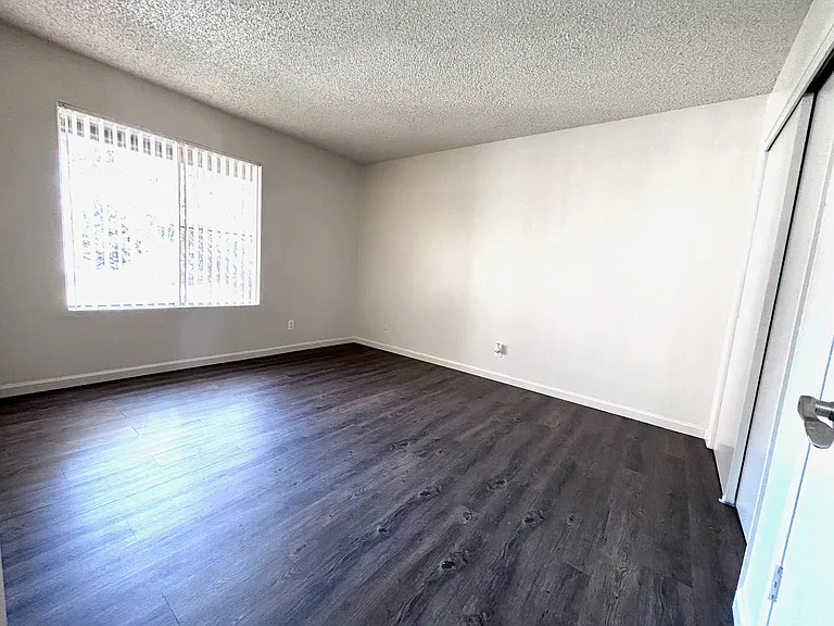 Oakwood Apartments — Photo 46