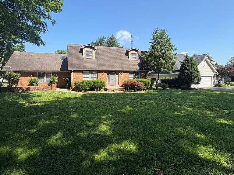 747 Mooreland Dr — Photo 3