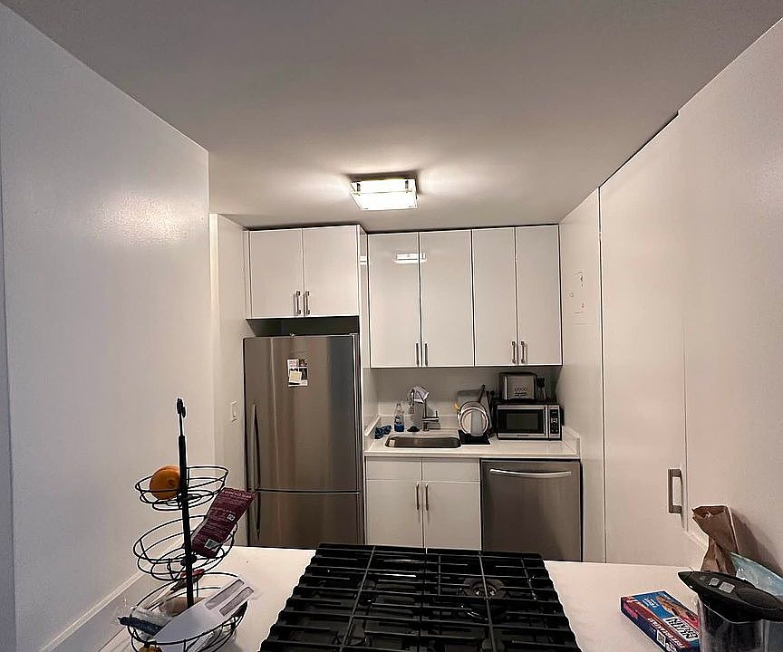 1st image of 279 E 44th St APT 2J