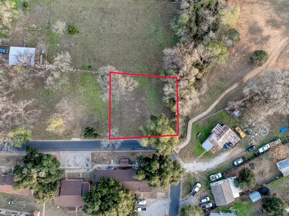 LOT 4 E Alamo St #4, Elgin, TX 78621