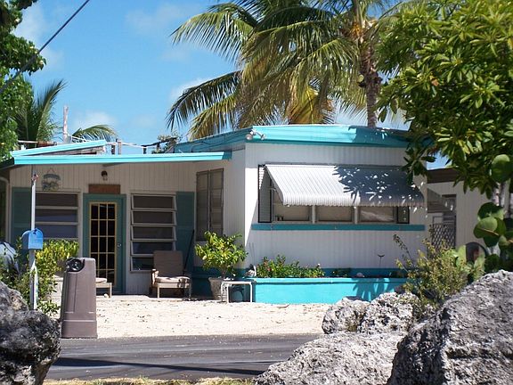 2nd image of 224 Banyan Ln