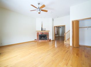 2822 S Thomas Barclay Dr, Chicago, IL 60608