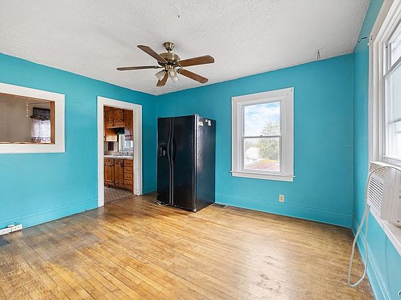 5th image of 135 Huntley St