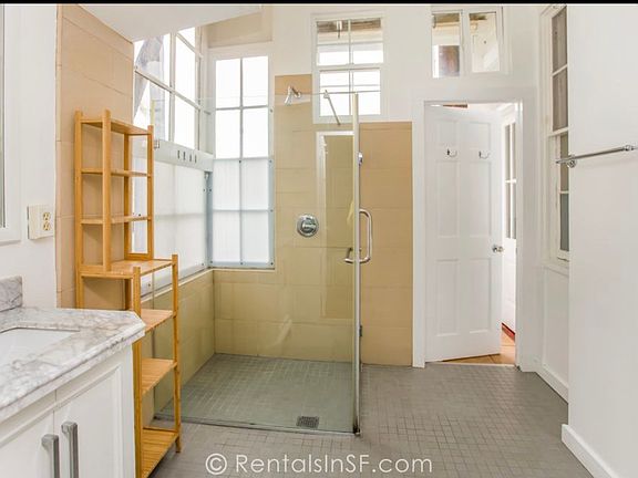 4th image of 82 Beaver St