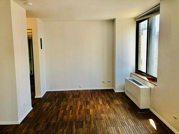 3rd image of 300 E 85th St APT 503