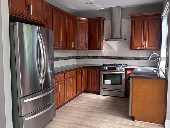 2nd image of 1614 Mission Springs Cir
