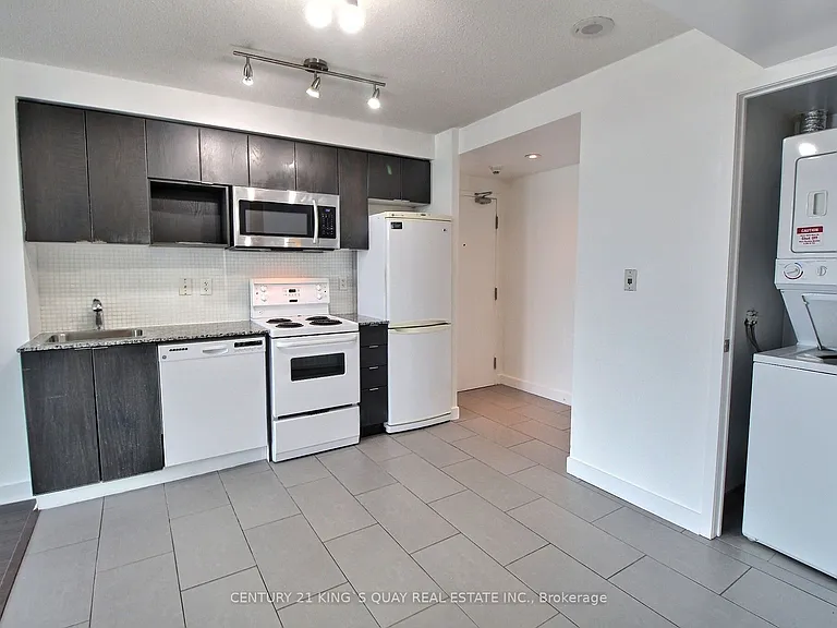 15 Fort York Blvd #711 — Photo 2