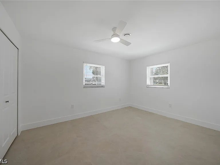 27381 Voyageur Dr — Photo 8