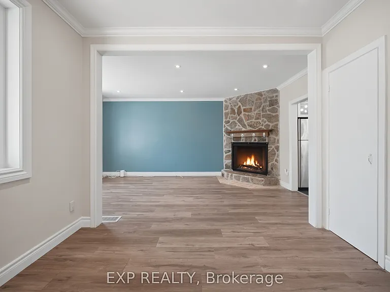 1052 Alexandra Ave — Photo 8