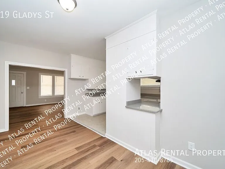 419 Gladys St — Photo 16