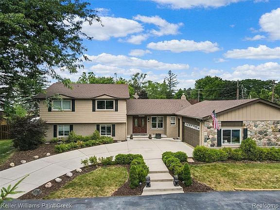 2nd image of 13443 Danbury Ct