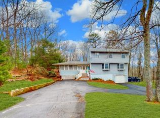 103 Cabin Rd, Hawley, PA 18428