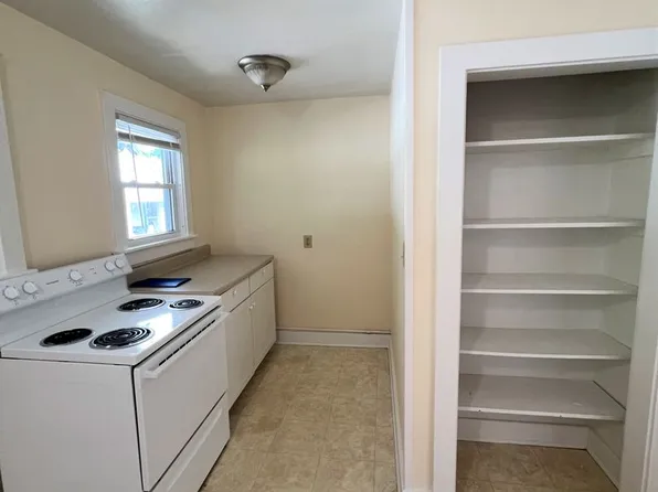 360-364 South Winooski Ave, 360 S Winooski Ave #G, Burlington, VT 05401