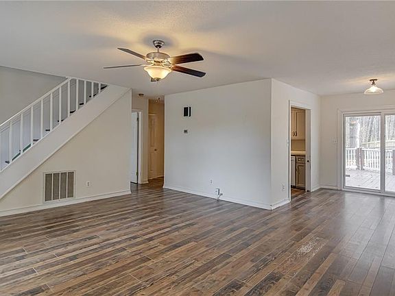 4th image of 2057 Claxton Dr SW