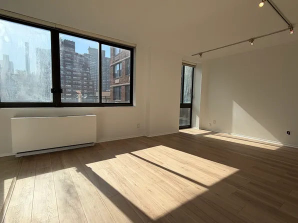 343 E 74th St APT 9D, New York, NY 10021