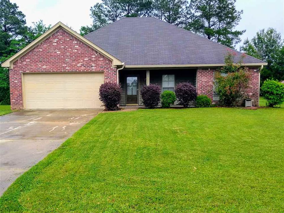 1st image of 627 Woodland Dr