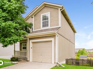 11008 Highview Rd, Peculiar, MO 64078