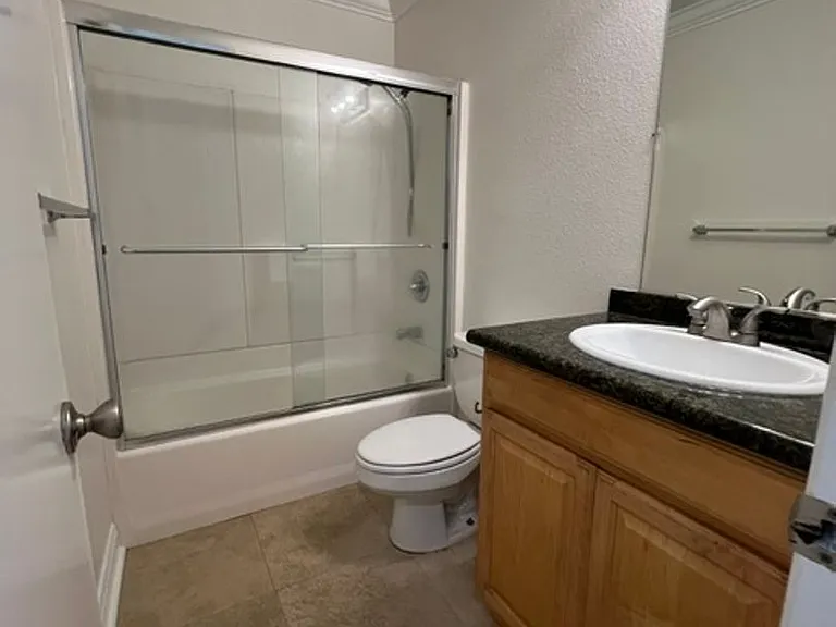 390 N 1st St #9 — Photo 7