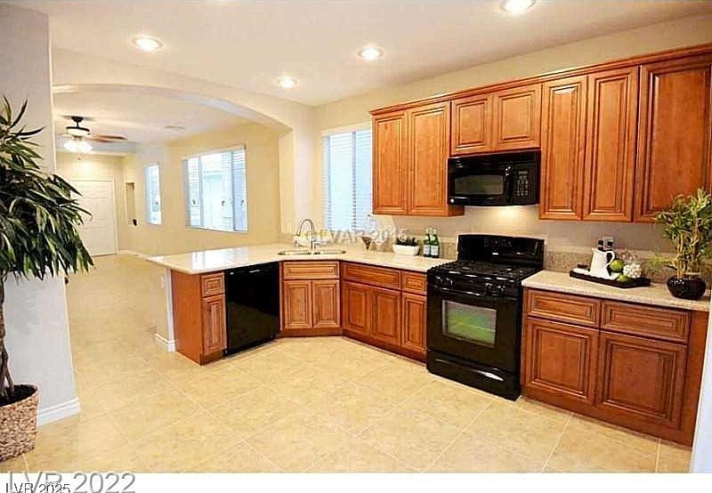 1st image of 1344 Angel Falls St