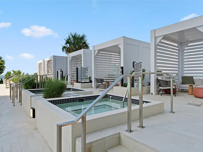 300 Biscyane Boulevard Way #1202 — Photo 31