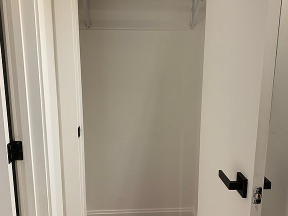 2nd image of 920 Montgomery St #202