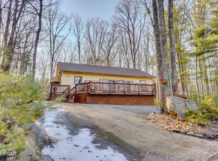 24 Lakeside Dr, Lakeville, PA 18438