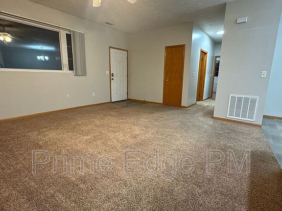 5th image of 6241 Holdrege St #1