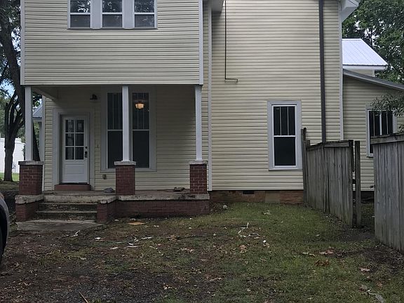 2nd image of 1403 Scott St