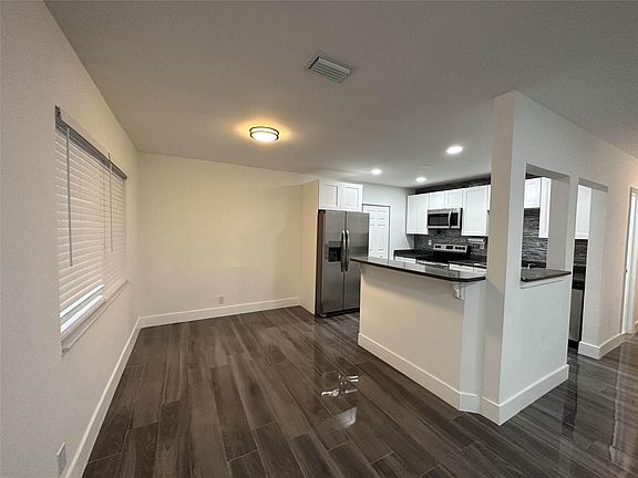 5th image of 1518 SW 21st Terrace