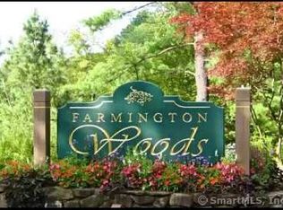 32 Great Meadow Ln, Avon, CT 06001
