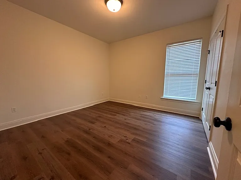 108 Valcour Pl — Photo 9