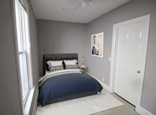 1619 W Wolfram St #2, Chicago, IL 60657