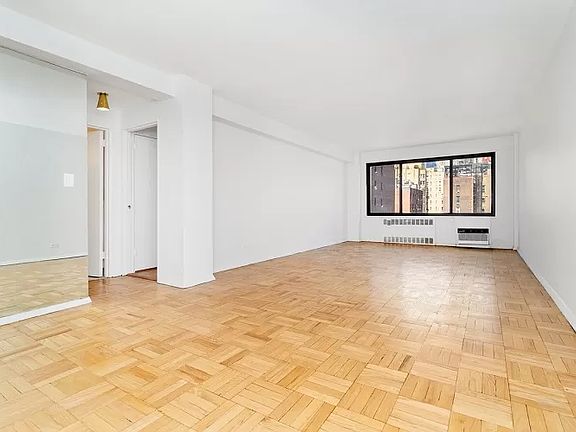 3rd image of 200 E 36th St APT 10B